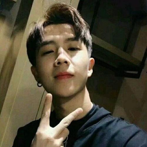 明星郭聪明图片,光影交错中的明星风采