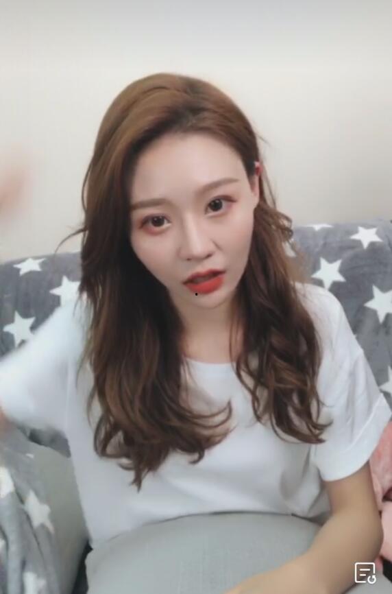 爆料小凤黑料的美女视频,美女视频背后的惊人真相，小凤黑料曝光！