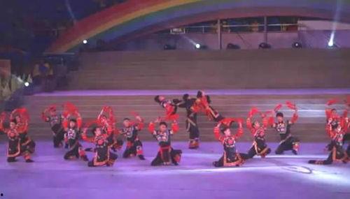 网红跳脚舞,潮流新宠，舞动青春风采