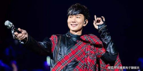 林俊杰吃瓜大帝照片,趣味瞬间引网友热议